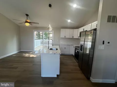 Kitchen - 1407 Gesna Dr, Hanover, MD 21076 photo 4 of 7