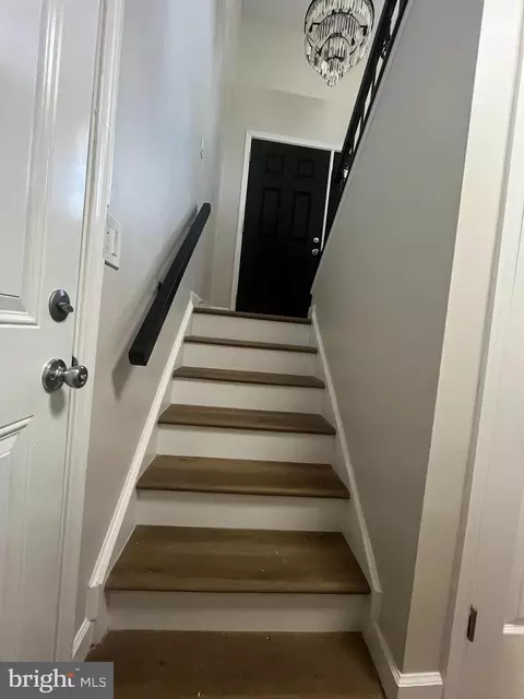 Entry Way - 1407 Gesna Dr, Hanover, MD 21076 photo 3 of 10