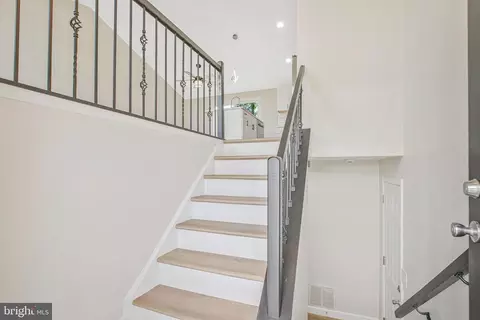 Entry Way - 1407 Gesna Dr, Hanover, MD 21076 photo 3 of 6