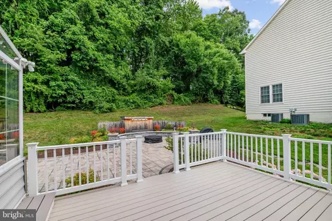 Exterior - 3 Sewall Ct, Edgewater, MD 21037 photo 6 of 14