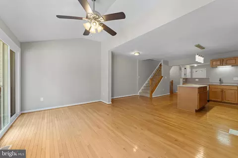 Living - 1504 Falling Brook Ct, Odenton, MD 21113 photo 3 of 8