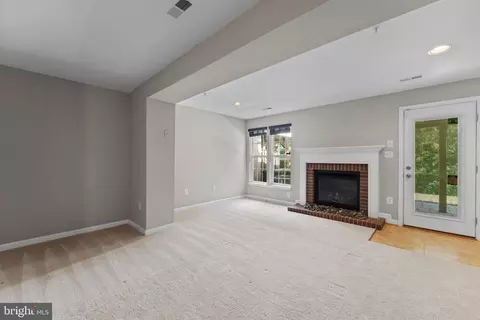 Living - 1504 Falling Brook Ct, Odenton, MD 21113 photo 4 of 8