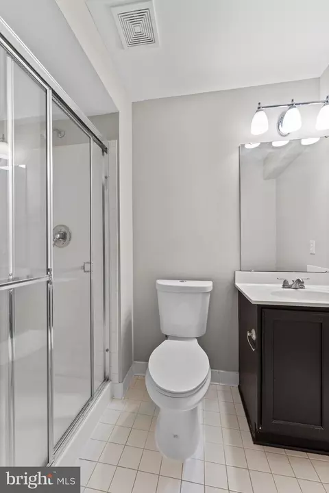 Bath - 1504 Falling Brook Ct, Odenton, MD 21113 photo 3 of 5