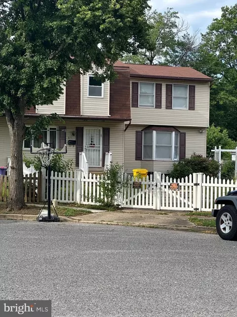 8511 Summit Rd, Pasadena, MD 21122 photo 2