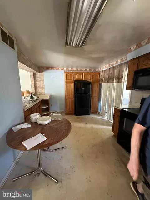 8511 Summit Rd, Pasadena, MD 21122 photo 6