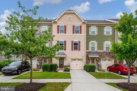 636 Foxwood Dr, Glen Burnie, MD 21060