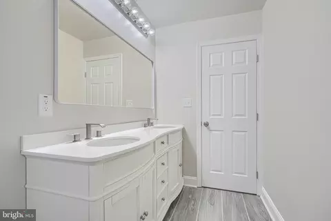 Entry Way - 7518 Harmans Rd, Harmans, MD 21077 photo 7 of 8