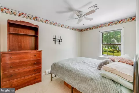 Bedroom - 3440 S River Ter, Edgewater, MD 21037 photo 6 of 9