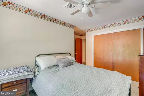 Bedroom - 3440 S River Ter, Edgewater, MD 21037 photo 5 of 9