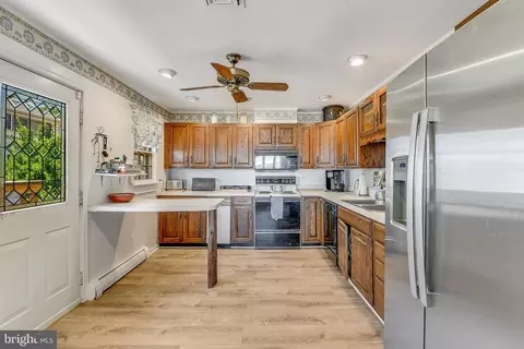 Kitchen - 3440 S River Ter, Edgewater, MD 21037 photo 1 of 4