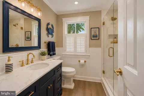 Bath - 3440 S River Ter, Edgewater, MD 21037 photo 6 of 6