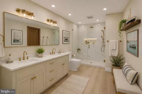 Bath - 3440 S River Ter, Edgewater, MD 21037 photo 2 of 6