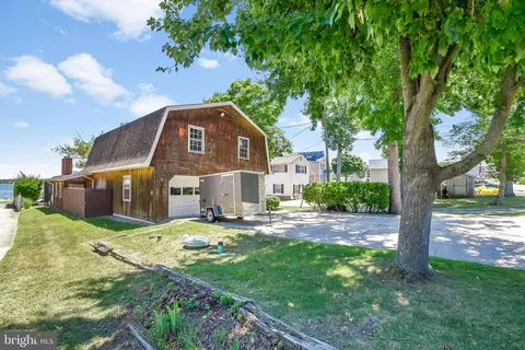 Exterior - 3440 S River Ter, Edgewater, MD 21037 photo 5 of 10