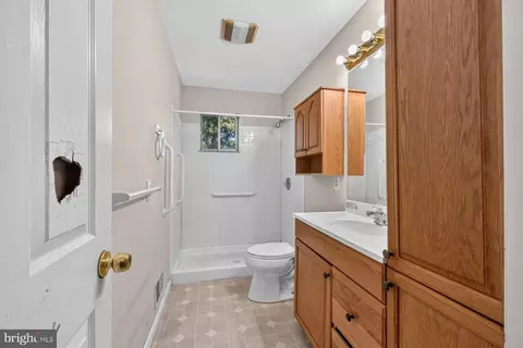 Bath - 7738 Notley Rd, Pasadena, MD 21122 photo 1 of 1