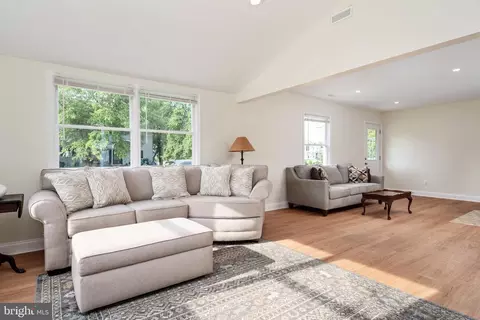 Living - 812 Bay View Dr, Deale, MD 20751 photo 1 of 2