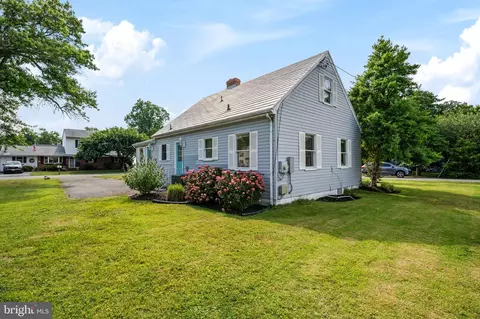 Exterior - 812 Bay View Dr, Deale, MD 20751 photo 5 of 6