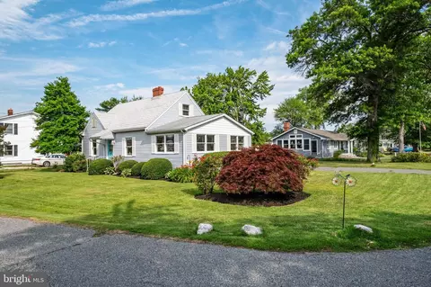 Exterior - 812 Bay View Dr, Deale, MD 20751 photo 3 of 6