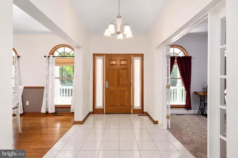 Entry Way - 6456 Meadowlark Dr, Dunkirk, MD 20754 photo 1 of 5