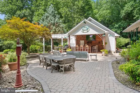 Exterior - 6456 Meadowlark Dr, Dunkirk, MD 20754 photo 7 of 27