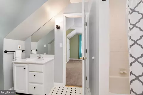 Bath - 6456 Meadowlark Dr, Dunkirk, MD 20754 photo 4 of 7
