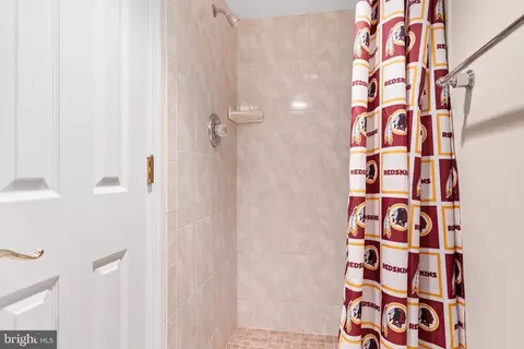 Bath - 6456 Meadowlark Dr, Dunkirk, MD 20754 photo 7 of 7