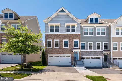 923 Thurston Ln, Glen Burnie, MD 21060