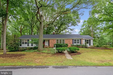 2741 Fennel Rd, Edgewater, MD 21037