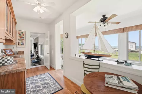 Entry Way - 3689 1st Ave, Edgewater, MD 21037 photo 1 of 2