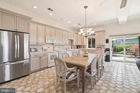 Kitchen - 3689 1st Ave, Edgewater, MD 21037 photo 1 of 2