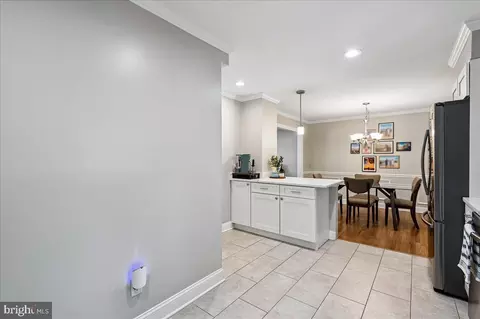 Entry Way - 252 Magothy Bridge Rd, Pasadena, MD 21122 photo 3 of 4