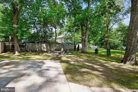 Exterior - 252 Magothy Bridge Rd, Pasadena, MD 21122 photo 4 of 6
