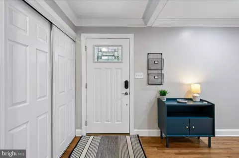Entry Way - 252 Magothy Bridge Rd, Pasadena, MD 21122 photo 1 of 4