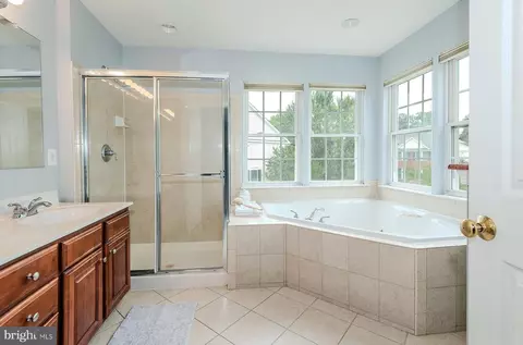 Bath - 1329 Peppertree Ct, Crofton, MD 21114 photo 2 of 5