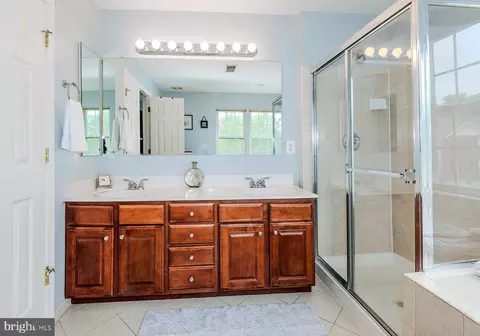 Bath - 1329 Peppertree Ct, Crofton, MD 21114 photo 3 of 5