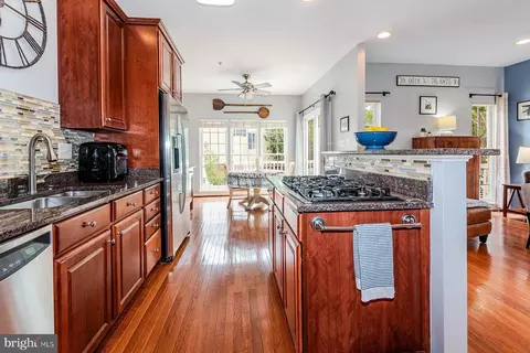 Kitchen - 1329 Peppertree Ct, Crofton, MD 21114 photo 2 of 4