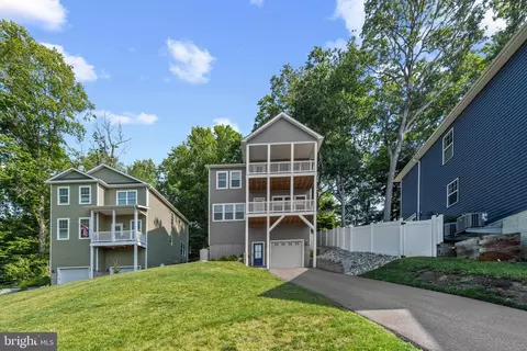 425 Walnut Dr, Edgewater, MD 21037