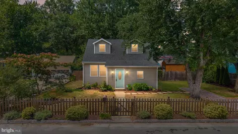 1906 Ridgeville Rd, Edgewater, MD 21037