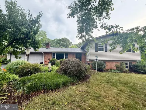 10 Saint Andrews Crossover, Severna Park, MD 21146
