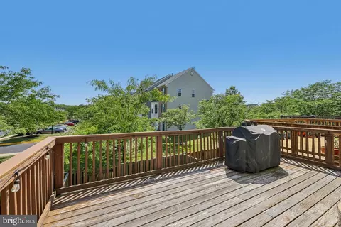 Exterior - 1035 Railbed Dr, Odenton, MD 21113 photo 3 of 8