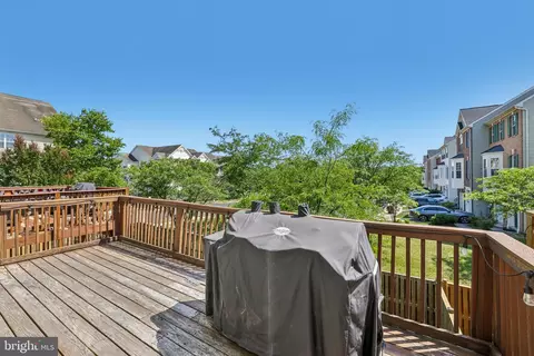 Exterior - 1035 Railbed Dr, Odenton, MD 21113 photo 4 of 8