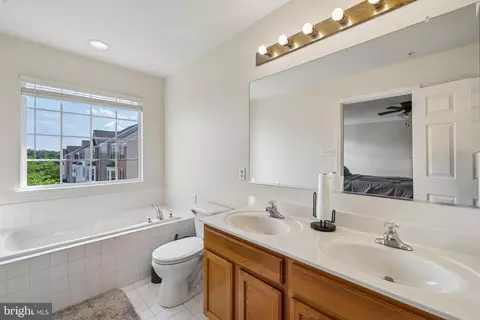 Bath - 1035 Railbed Dr, Odenton, MD 21113 photo 3 of 3