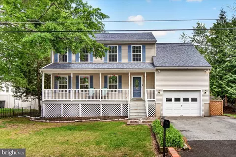 Exterior - 3847 Holly Dr, Edgewater, MD 21037 photo 2 of 16