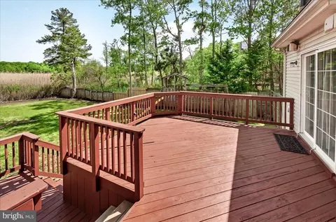 Exterior - 3847 Holly Dr, Edgewater, MD 21037 photo 7 of 16