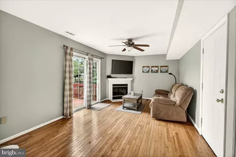 Living - 3847 Holly Dr, Edgewater, MD 21037 photo 1 of 2