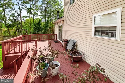 Exterior - 3847 Holly Dr, Edgewater, MD 21037 photo 8 of 16