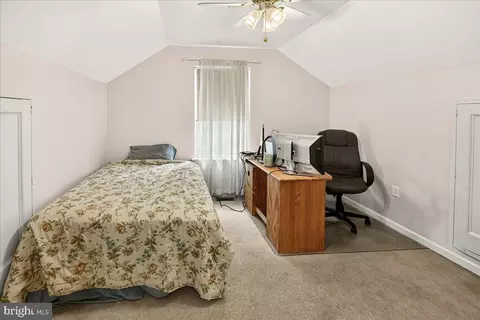 Bedroom - 3847 Holly Dr, Edgewater, MD 21037 photo 1 of 5