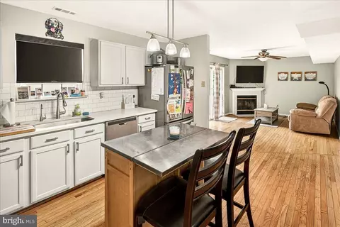 Kitchen - 3847 Holly Dr, Edgewater, MD 21037 photo 3 of 3