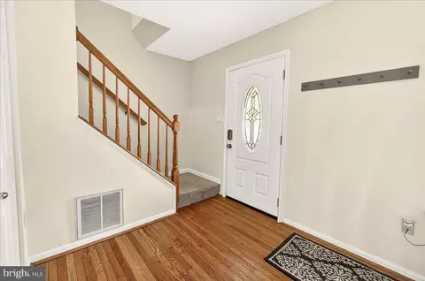 Entry Way - 3847 Holly Dr, Edgewater, MD 21037 photo 2 of 4