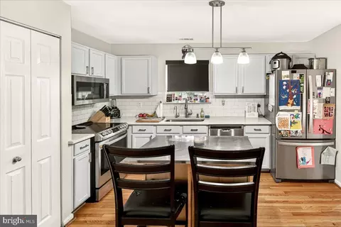 Kitchen - 3847 Holly Dr, Edgewater, MD 21037 photo 2 of 3