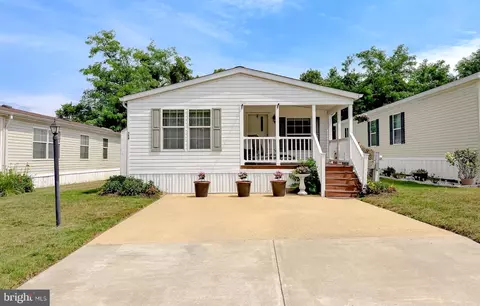 309 Berts Dr, Lothian, MD 20711 photo 2